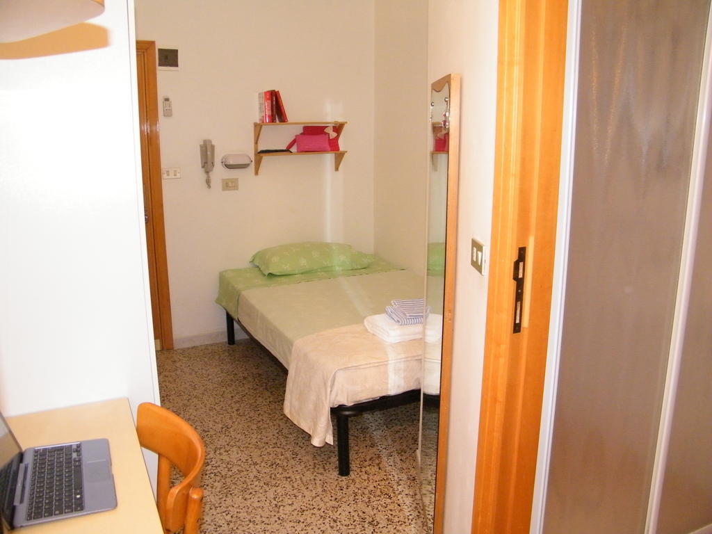 Hotel Nuovo Fiore Cattolica Rum bild