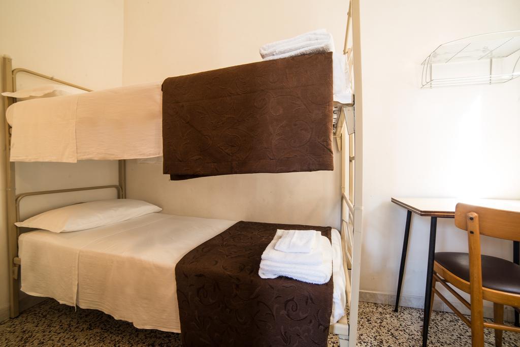 Hotel Nuovo Fiore Cattolica Rum bild